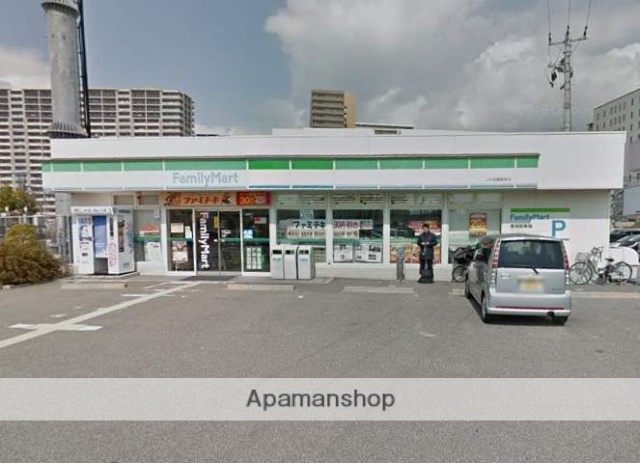 コンビニ　ファミリーマート（コンビニ）まで152m