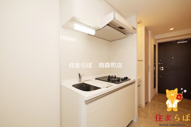 キッチン　「ただの部屋探しじゃない。“あなたの暮らし”探しです。」