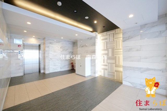 エントランス　「暮らしの設計図は、ここから始まります。」