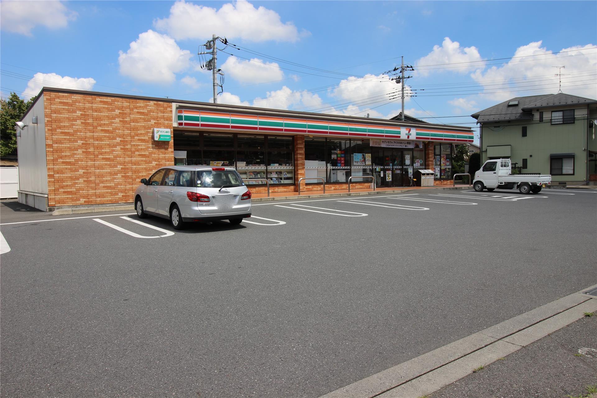 コンビニ　セブンイレブン本庄日の出4丁目店（コンビニ）まで125m