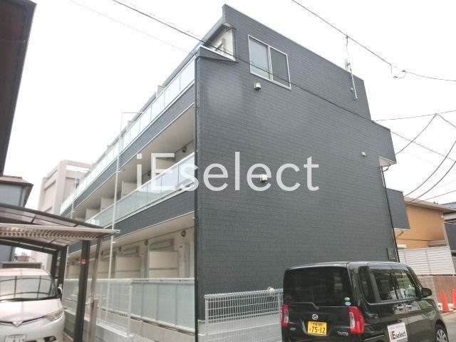 建物外観　２０１８年７月竣工、ネット無料で毎月のコスト軽減できますね