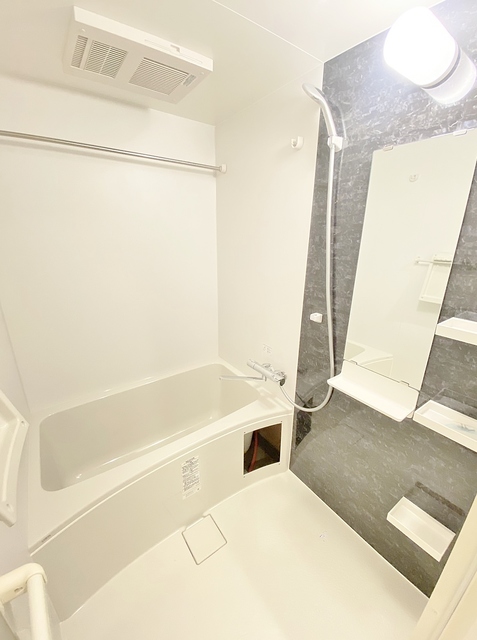 バス・シャワールーム　浴室乾燥・暖房・２４時間換気機能付き