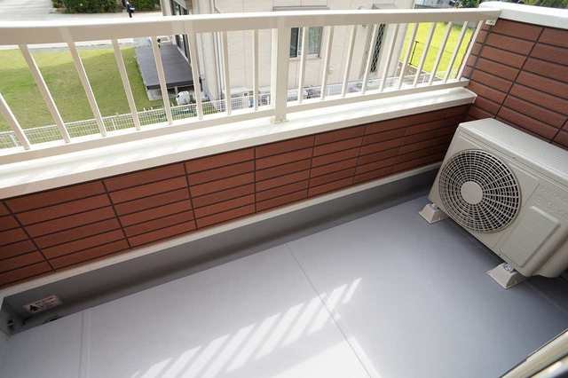 バルコニー　開放的で明るい空間を演出してくれるバルコニーです