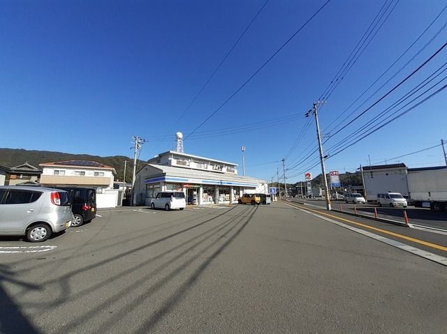 コンビニ　ローソン 高知一宮しなね店（コンビニ）まで300m