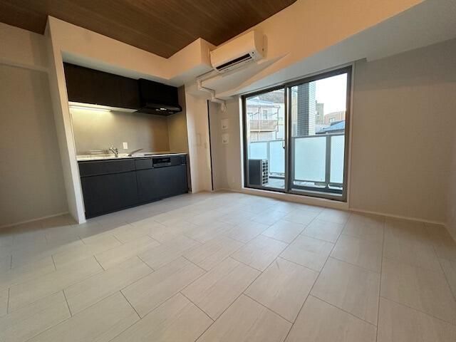 居室・リビング　※別部屋参考写真