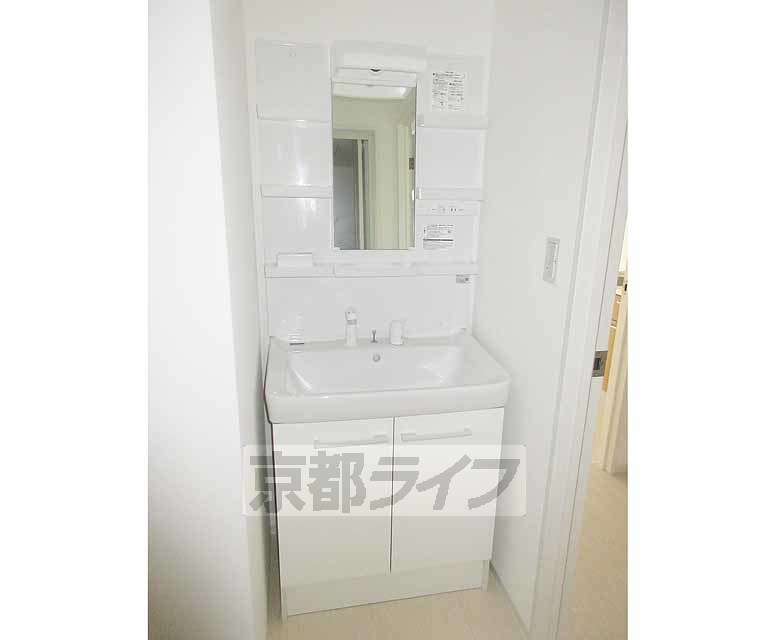 洗面設備　独立洗面台です！