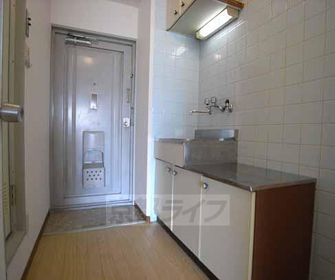 キッチン　２口コンロの置けるキッチンです。