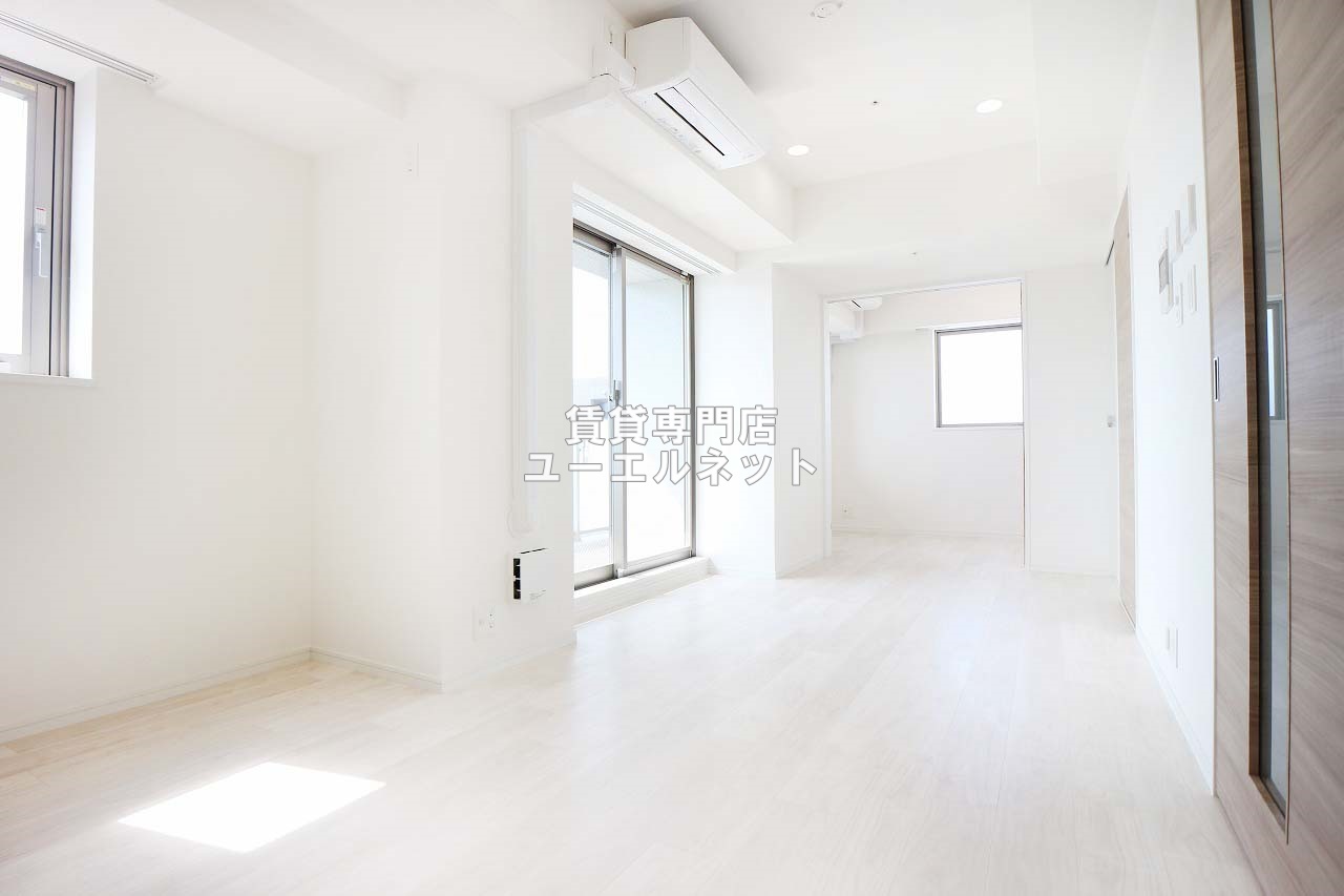 居室・リビング　ゆったりとくつろげる、落ち着きのある居室空間です