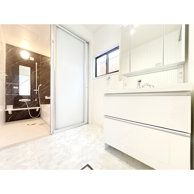 洗面設備　機能的な洗面台