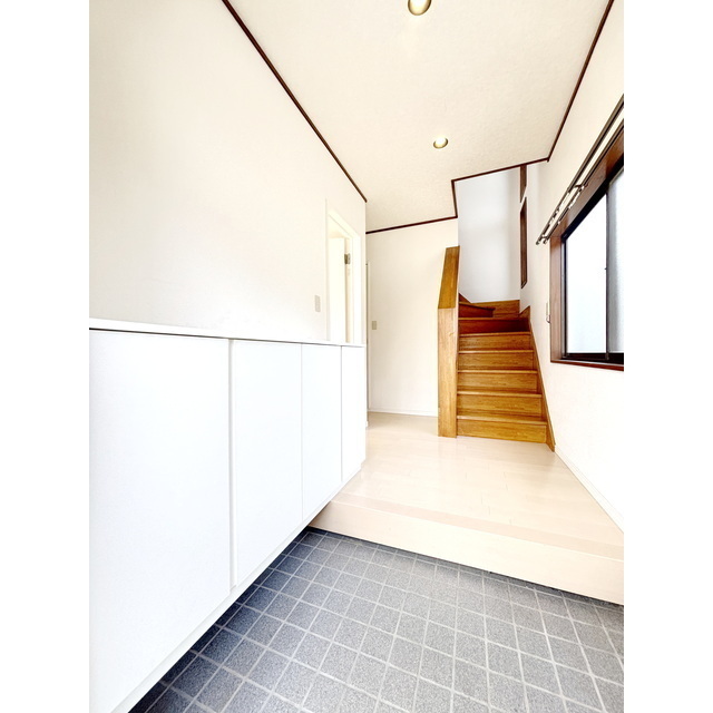 玄関　玄関も広くてストレスフリー