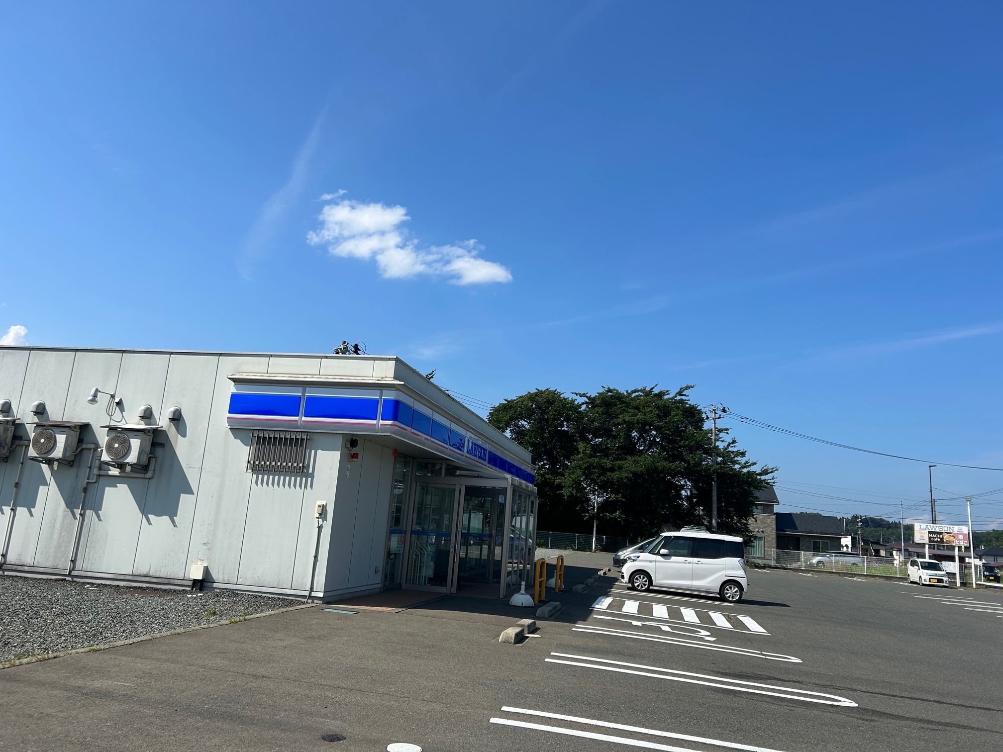 コンビニ　ローソン滝沢葉の木店（コンビニ）まで815m