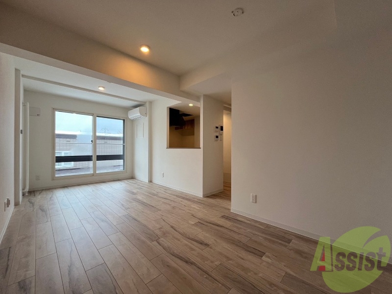 居室・リビング　広くてきれいなリビングです！快適に過ごせそうですね。