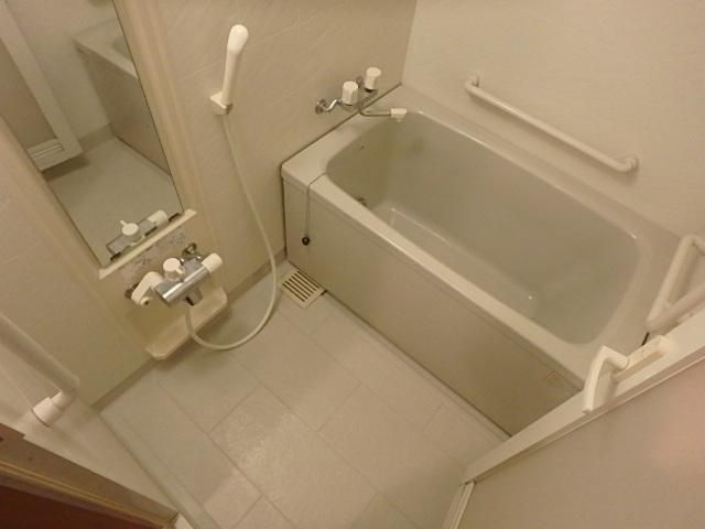 バス・シャワールーム　バス