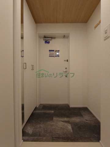 玄関　お電話でお問合せのお客様を対象に初期費用割引中。