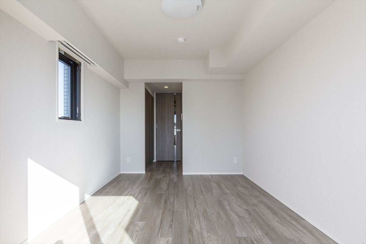 その他部屋・スペース　広くて明るい寝室