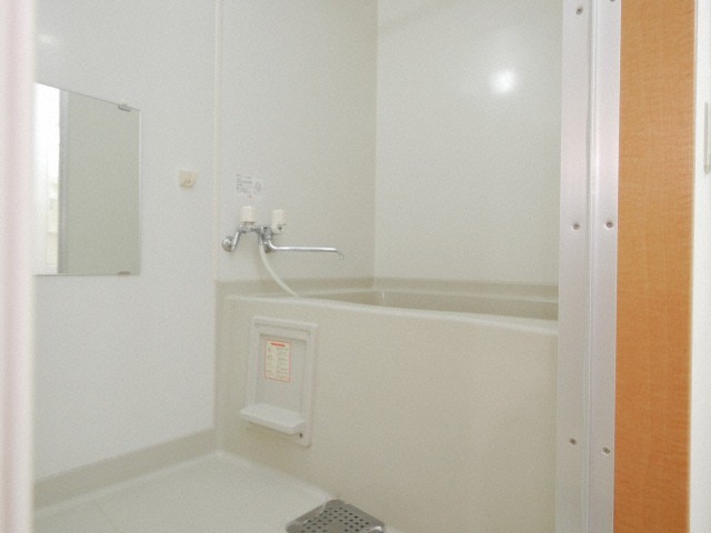 バス・シャワールーム　広々快適なバスルームです♪