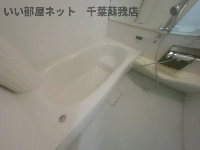 バス・シャワールーム　落ち着いた空間のお風呂です