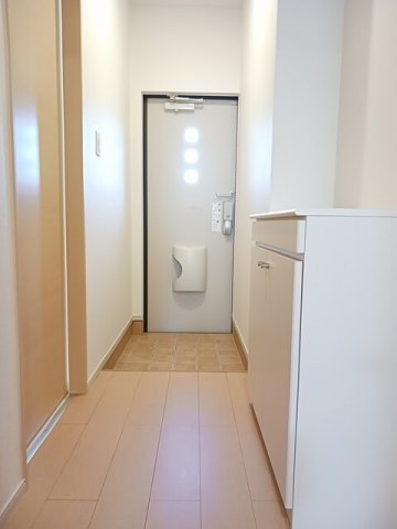 玄関　収納もある玄関です