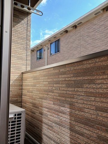 バルコニー　バルコニーからの眺めを楽しみながら食事をしませんか