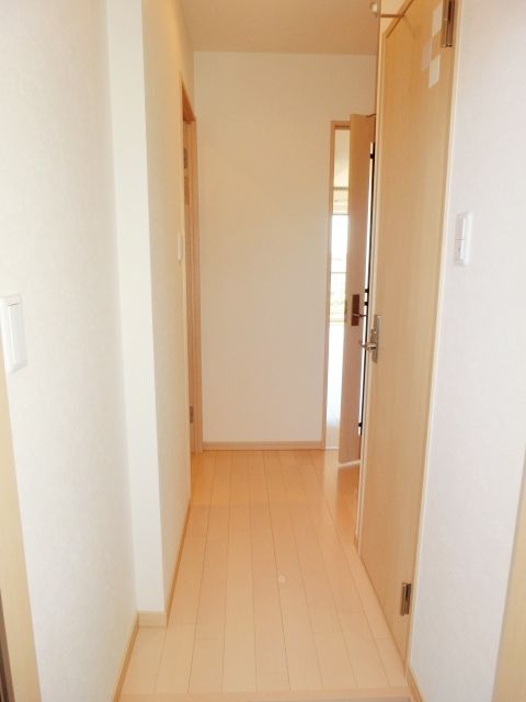 玄関　シューズＢＯＸ付の玄関。