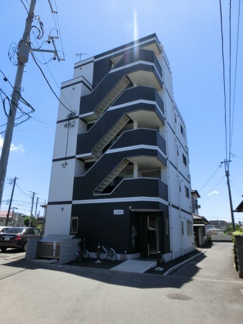 建物外観　四街道駅徒歩5分の便利な場所にあるオートロック付マンション…