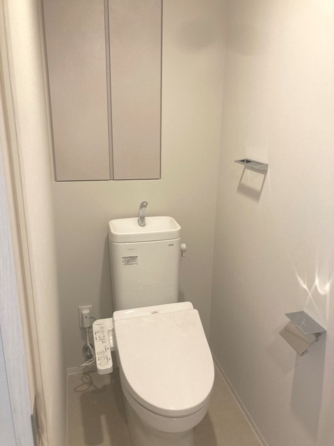 トイレ　※写真は同タイプ住戸です。