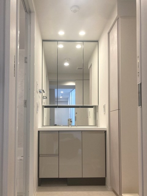 洗面設備　※写真は同タイプ住戸です。