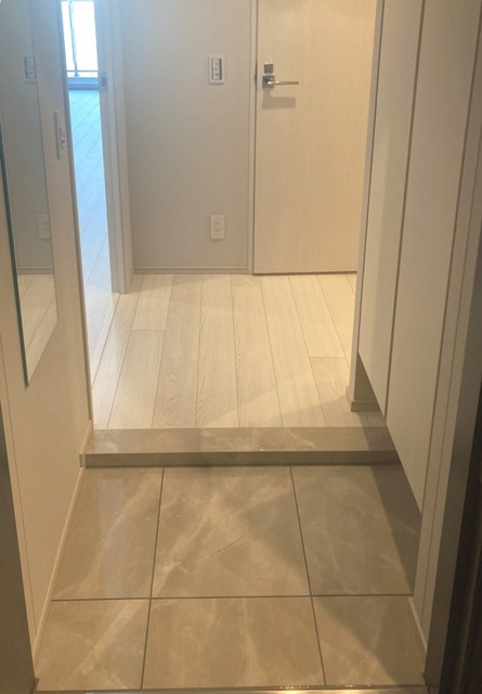 玄関　※写真は同タイプ住戸です。