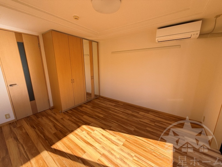 居室・リビング　こちらのリビングで趣味の時間をお楽しみください