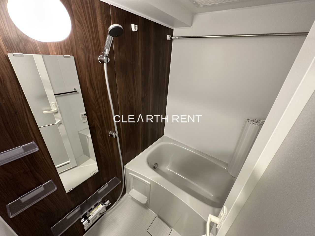 バス・シャワールーム　浴室乾燥機付きバスルーム