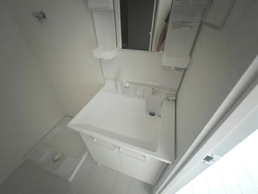 洗面設備　スペースが確保できる洗面所です