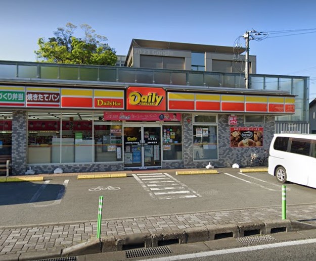 コンビニ　デイリーヤマザキ 山梨学院大学前店（コンビニ）まで495m