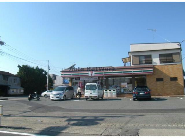 コンビニ　セブンイレブン高坂駅東口店（コンビニ）まで252m