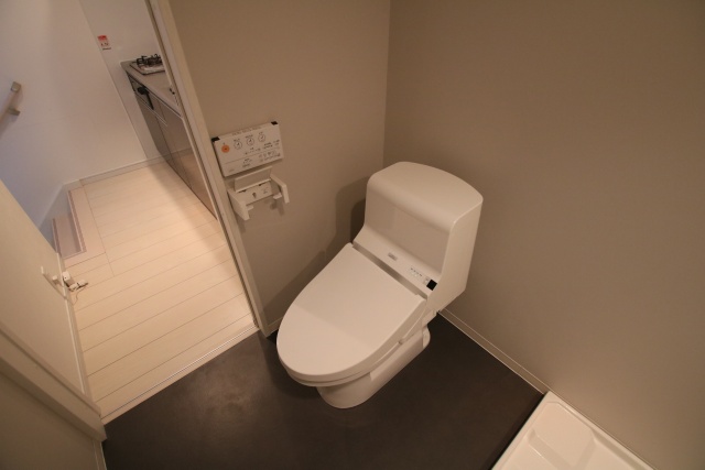 トイレ　※別室の参考写真の為、現況優先です。