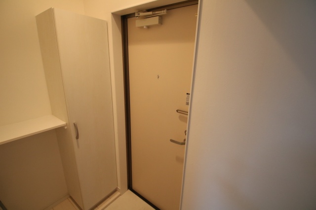 玄関　※別室の参考写真の為、現況優先です。