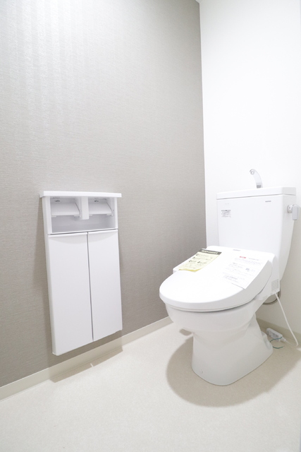 トイレ　洗浄便座ついております。