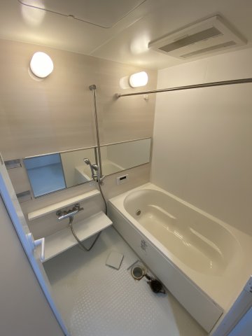 バス・シャワールーム　ル・マージュ新町　バスルーム