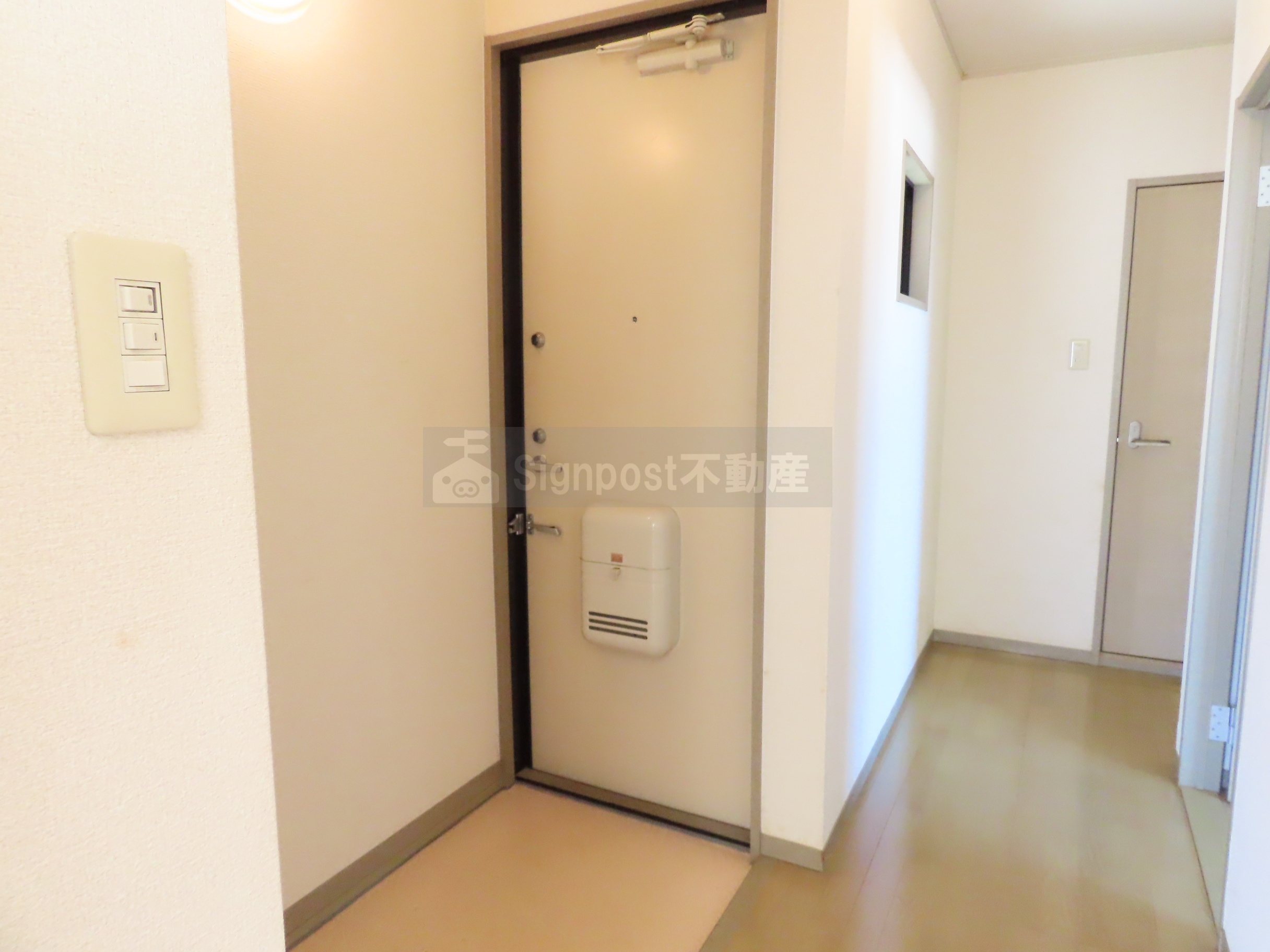 玄関　シューズボックス完備