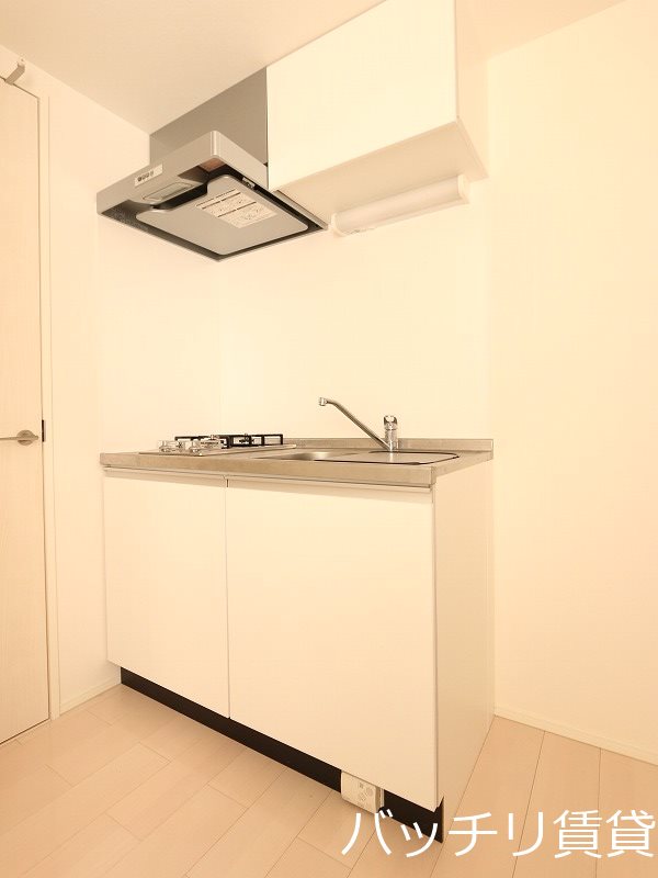 キッチン　別号室タイプの為、現状を優先致します。