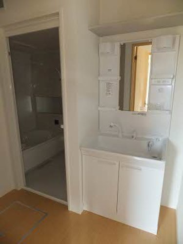 洗面設備　使いやすい洗面所です