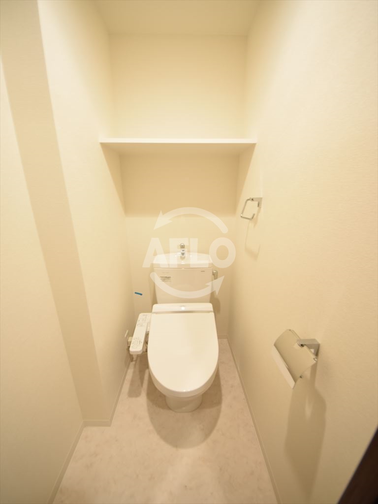 トイレ　セイル淀屋橋　温水洗浄便座