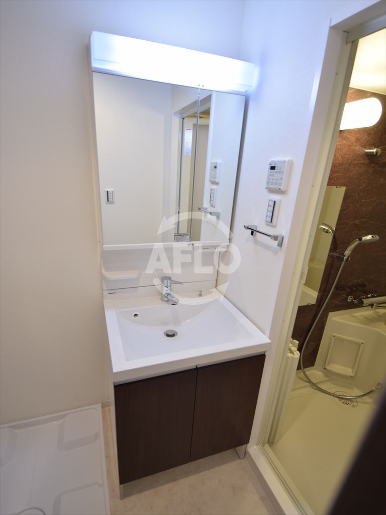 洗面設備　セイル淀屋橋　洗面化粧台