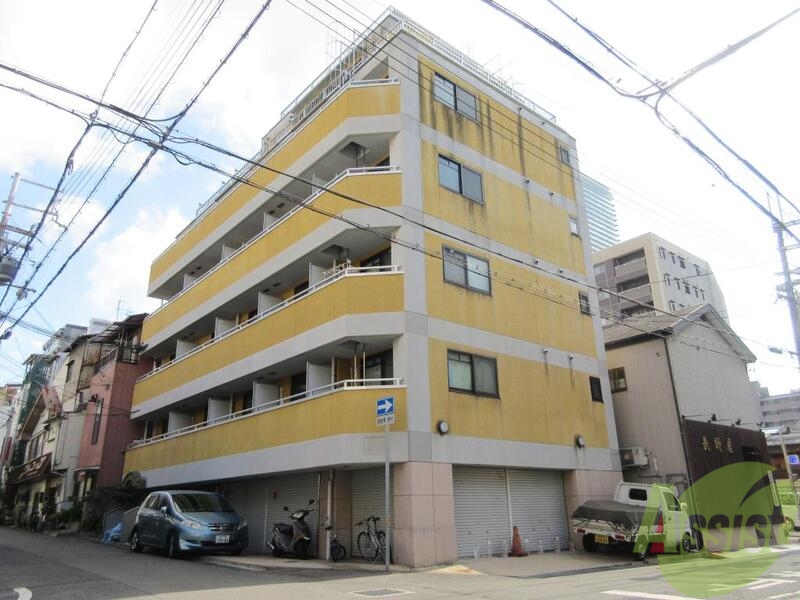 建物外観　鮮やかな外観です☆