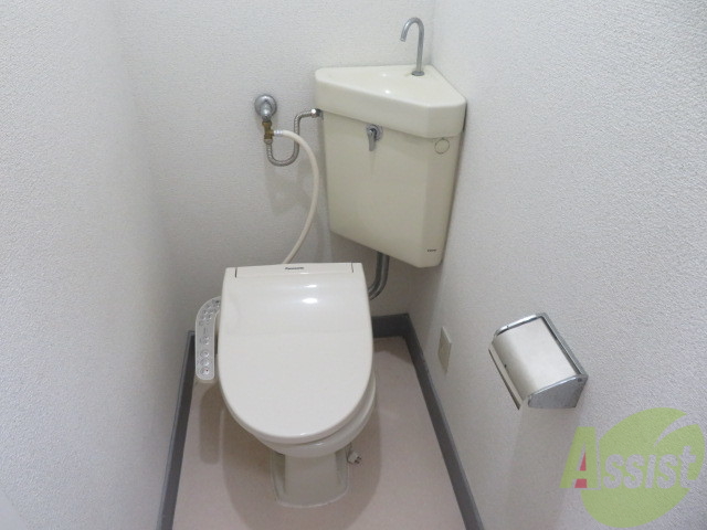 トイレ　ウォシュレット機能がついたトイレ。安心して使用できますね。