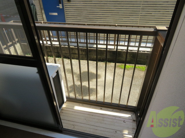 バルコニー　こちらはバルコニー。洗濯物が干せるようになっています。