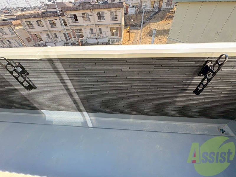 バルコニー　こちらはバルコニーになります。物干し設置可能です。