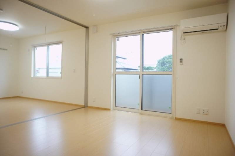 居室・リビング　図面と現状に相違がある場合には現状を優先