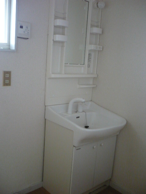 洗面設備　シャワー付き