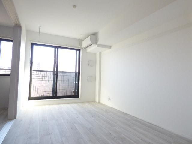 居室・リビング　☆陽の差し込む明るいリビング☆