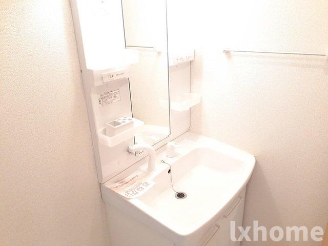 洗面設備　使いやすい洗面所です